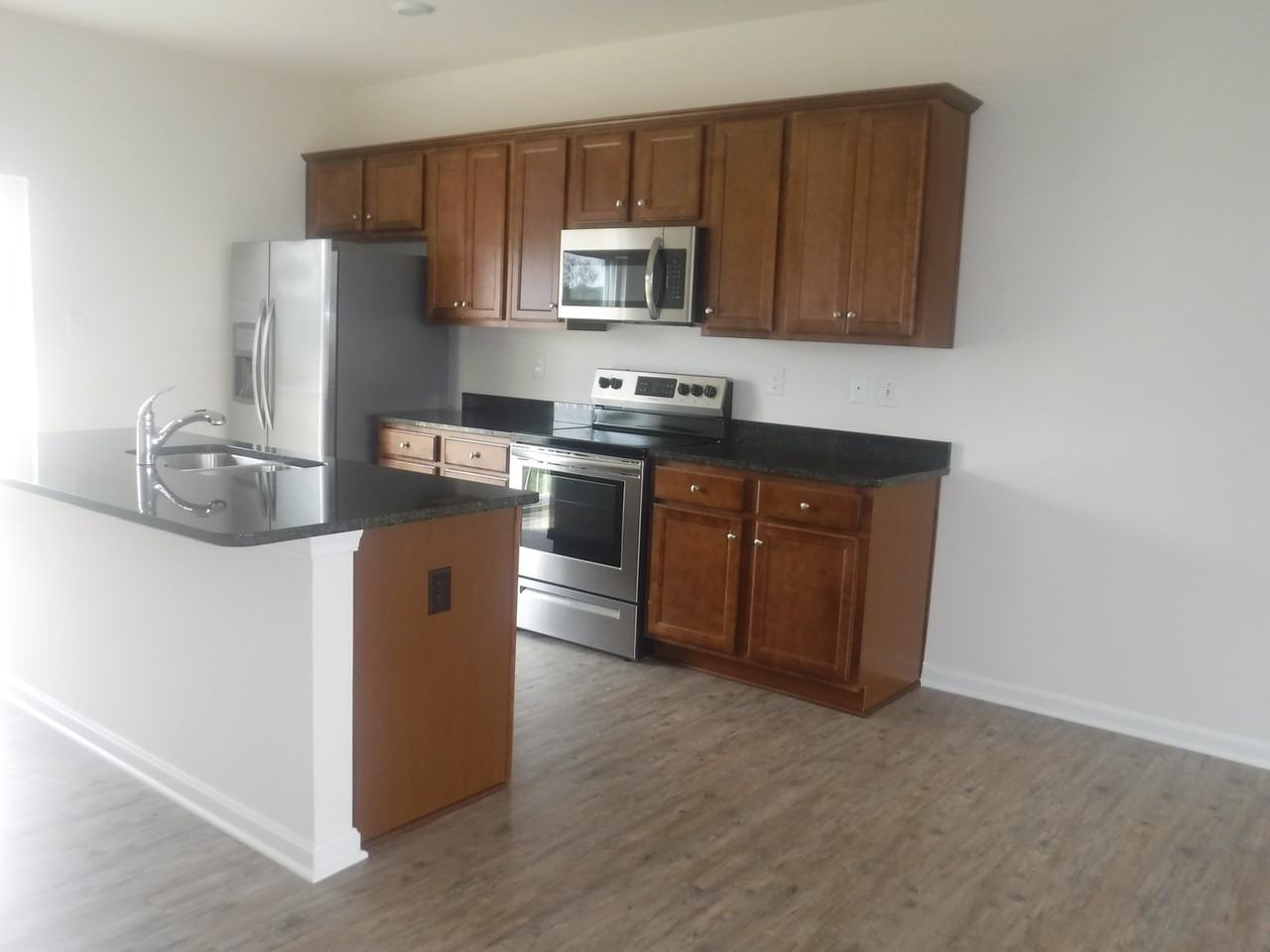 202 Magellan Dr - Photo 4 of 12