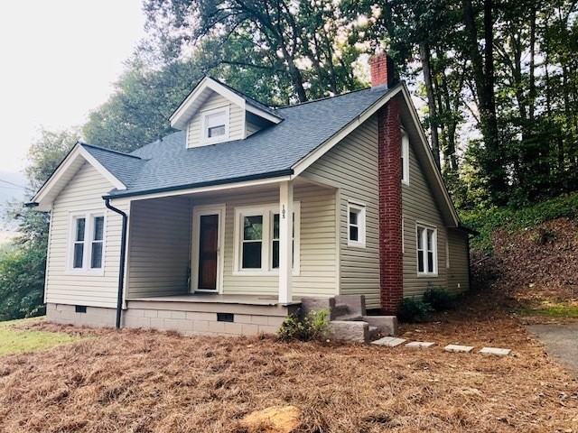 105 N Spruce St - Photo 4 of 37