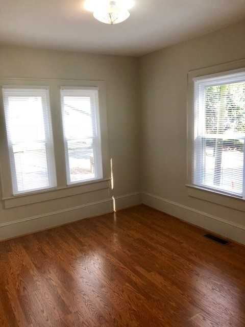 105 N Spruce St - Photo 7 of 37