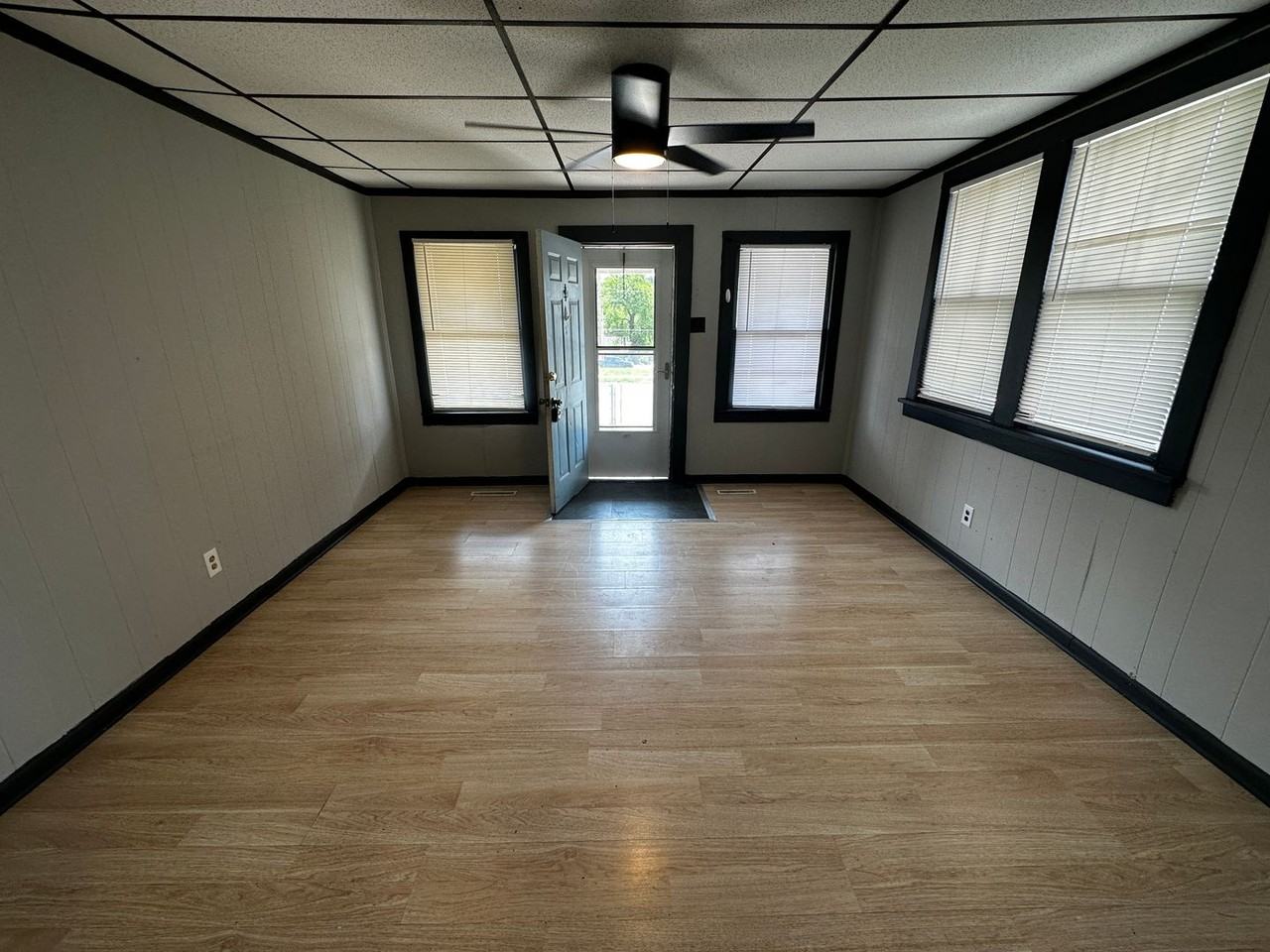 1814 Savannah Ave - Photo 4 of 6