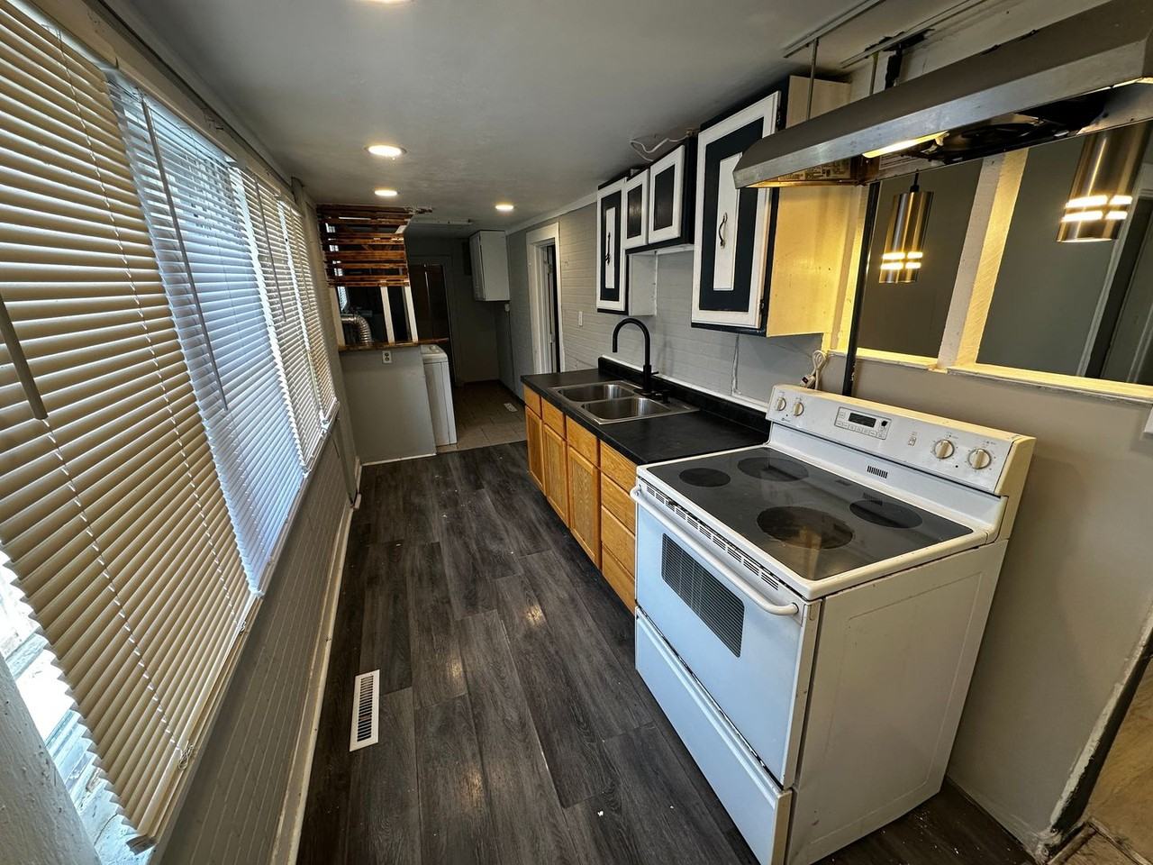 1814 Savannah Ave - Photo 6 of 6