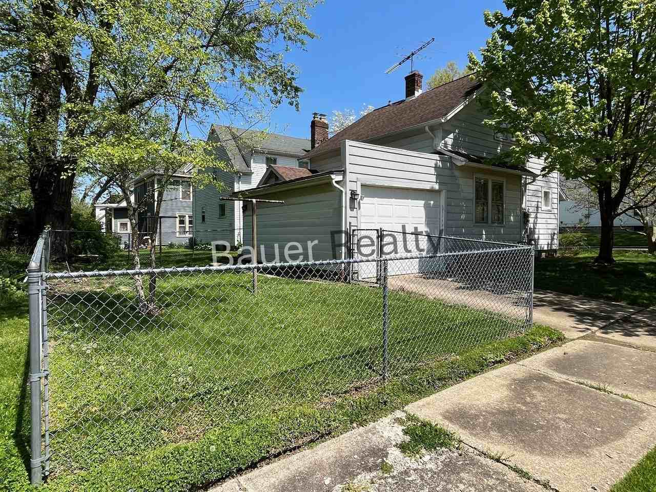 424 Sharp St - Photo 2 of 27