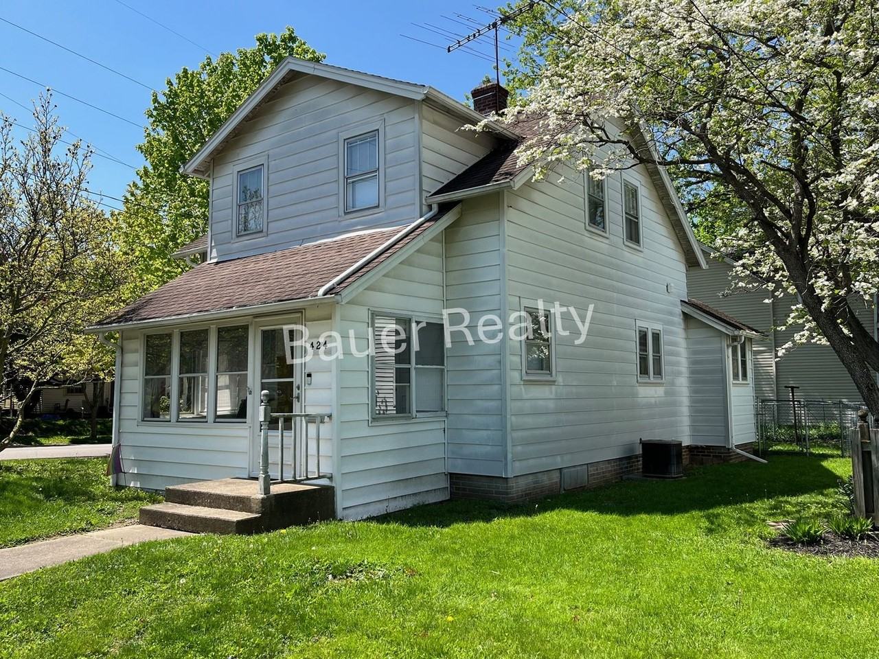 424 Sharp St - Photo 3 of 27