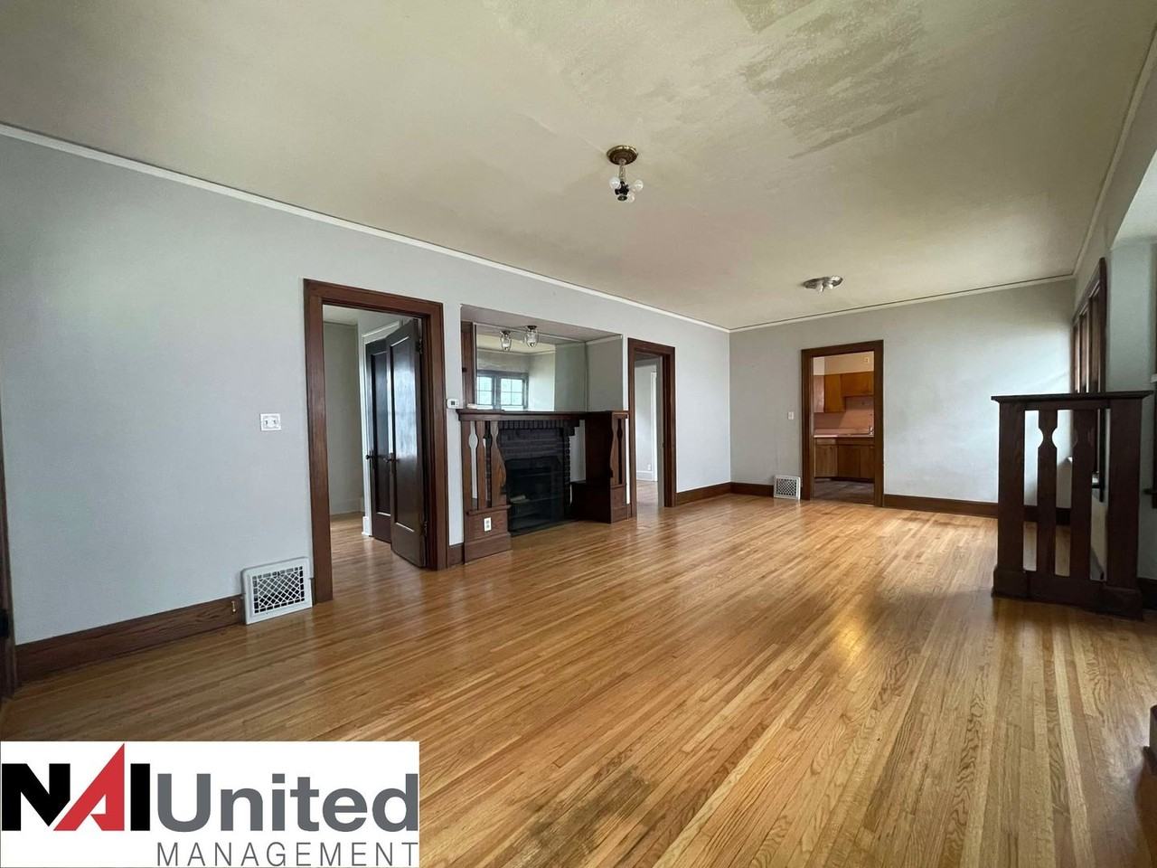 1908 S Cypress St - Photo 2 of 9