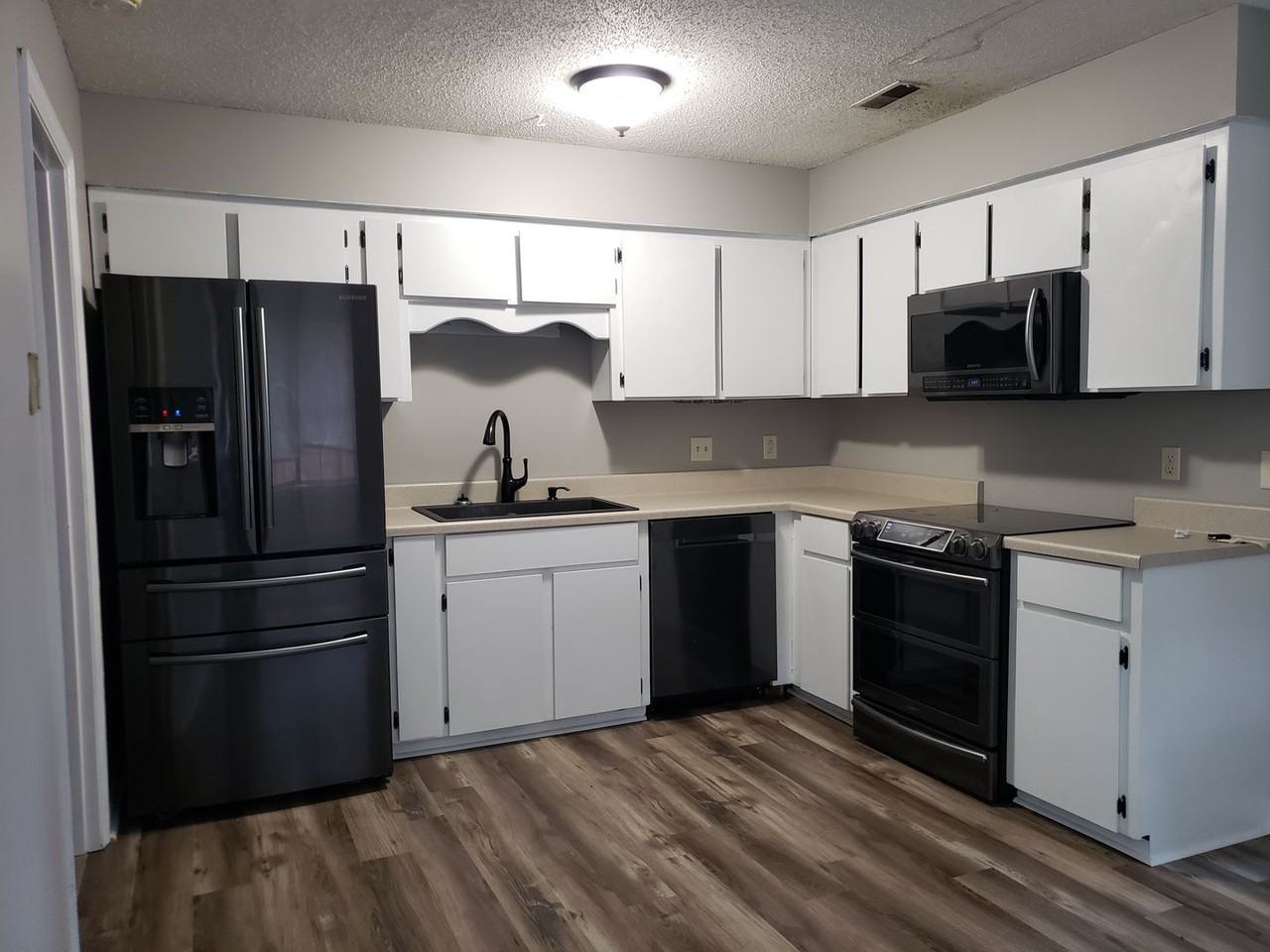 664 Demere St - Photo 3 of 13