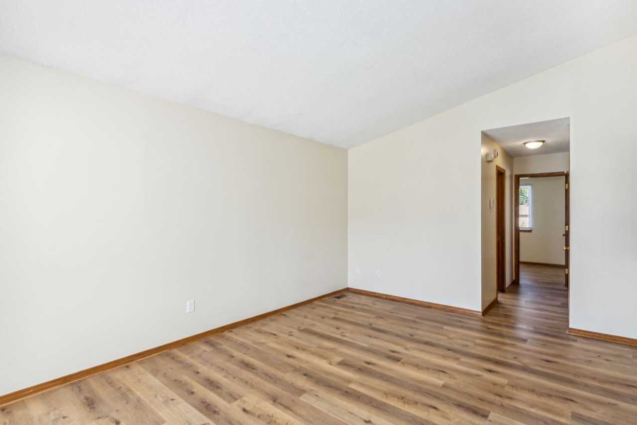 221 N Osage Rd - Photo 2 of 15