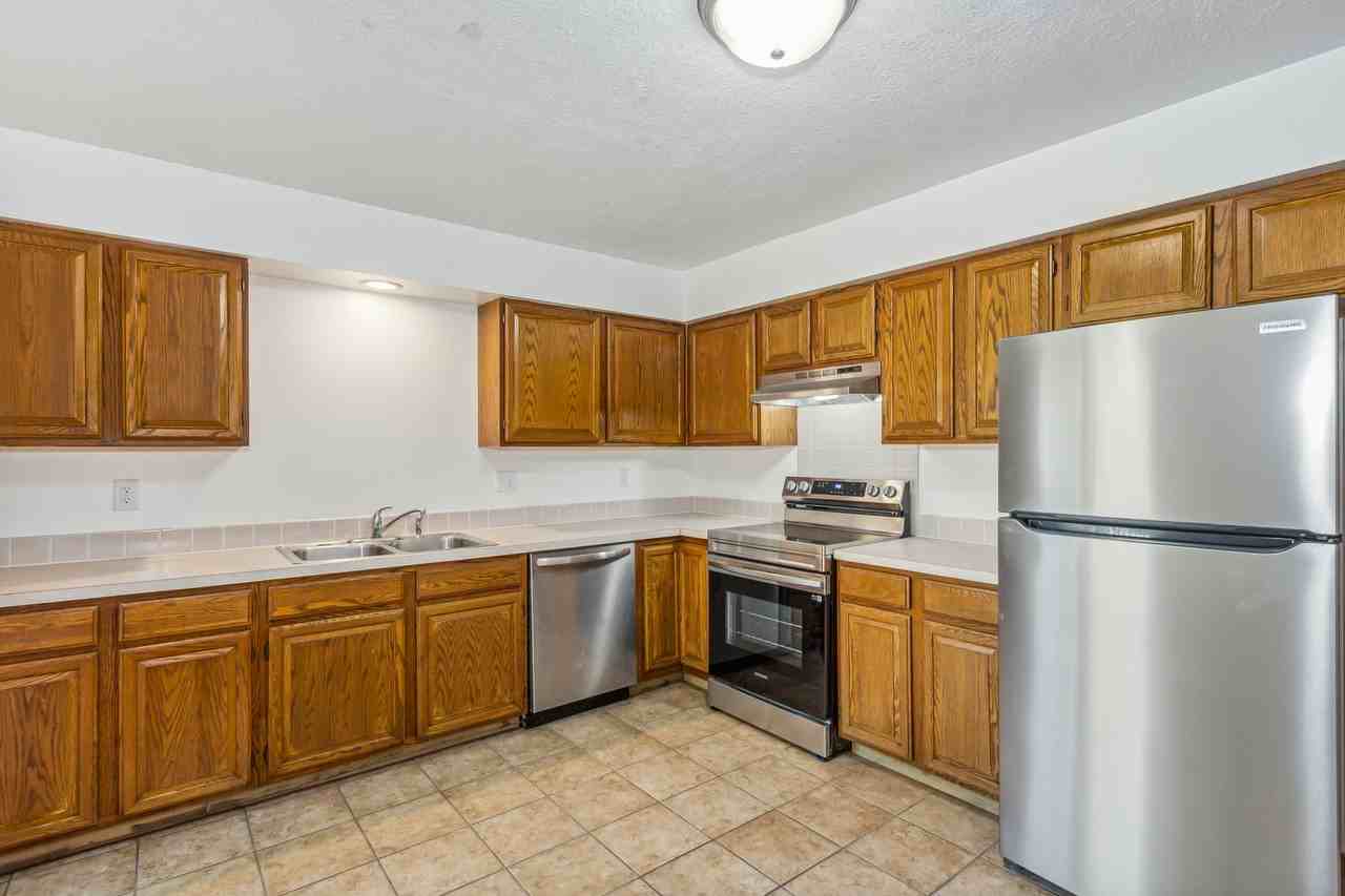 221 N Osage Rd - Photo 4 of 15