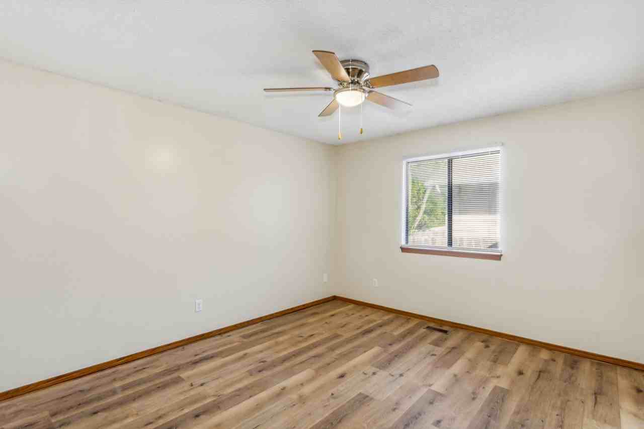 221 N Osage Rd - Photo 7 of 15