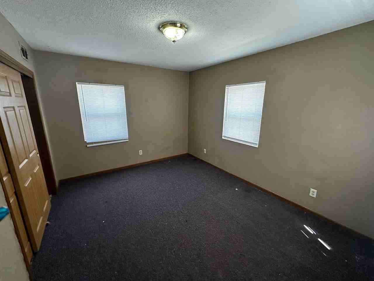 226 E Hyde Park Ave - Photo 4 of 4