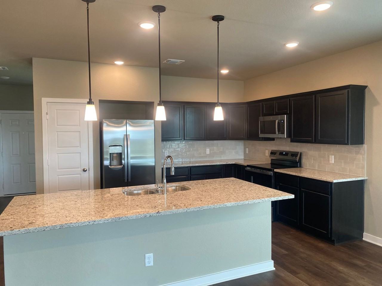 1242 Dowdy Dr - Photo 4 of 23