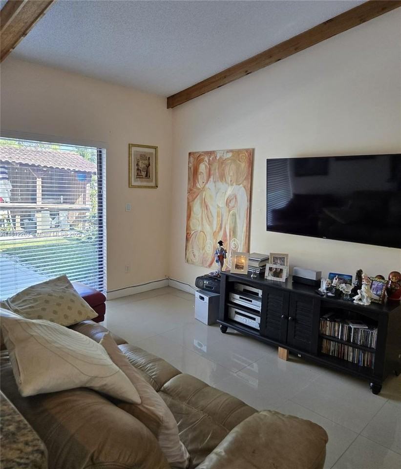 10625 Sw 127th Pl - Photo 3 of 23