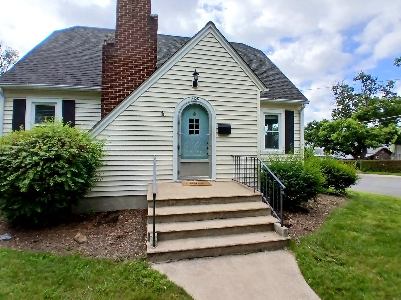 199 N Bath Ave #NA - Photo 2 of 14