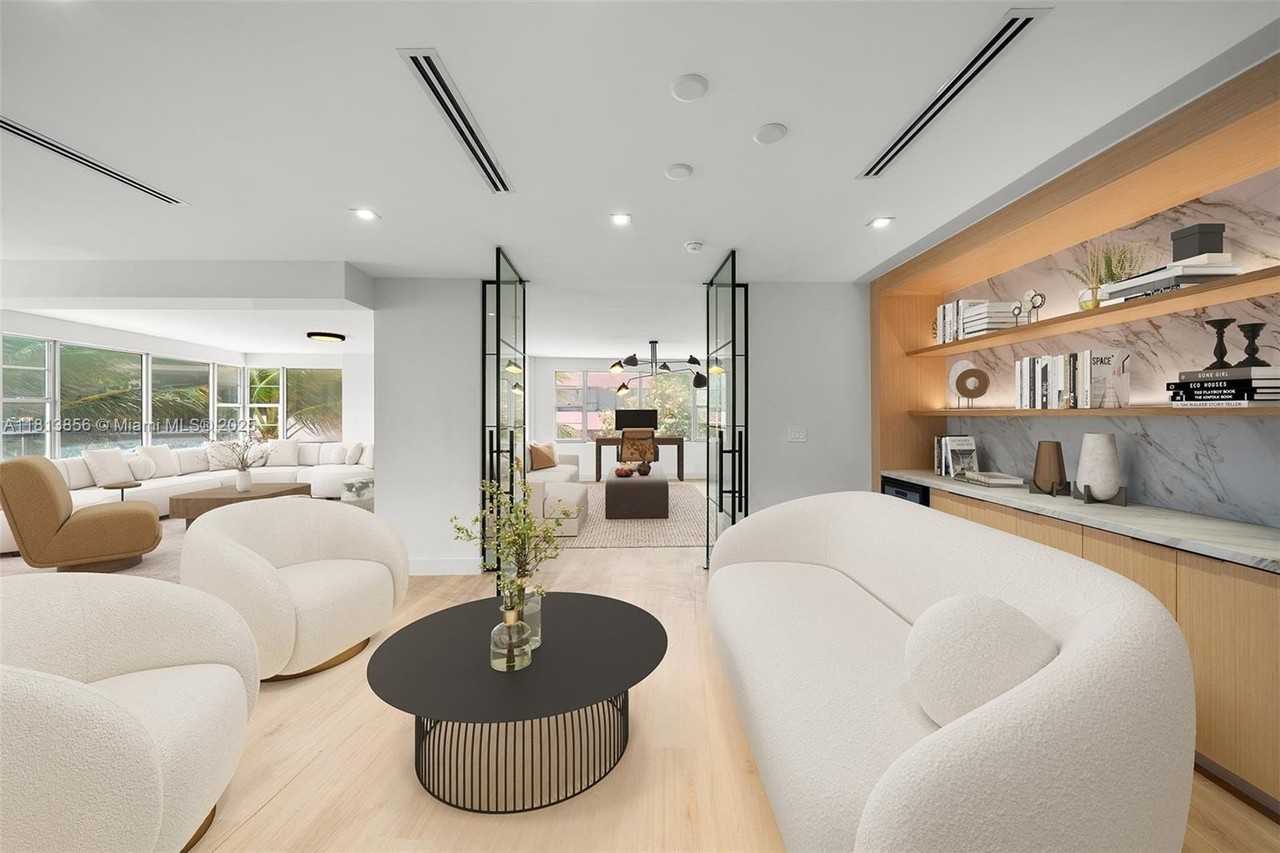 5255 Collins Avenue #2J - Photo 4 of 27