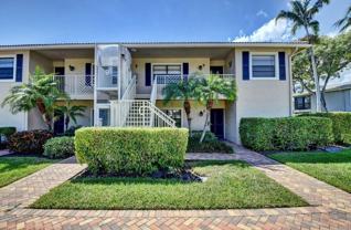 9 Stratford Dr E #B - Photo 1 of 1
