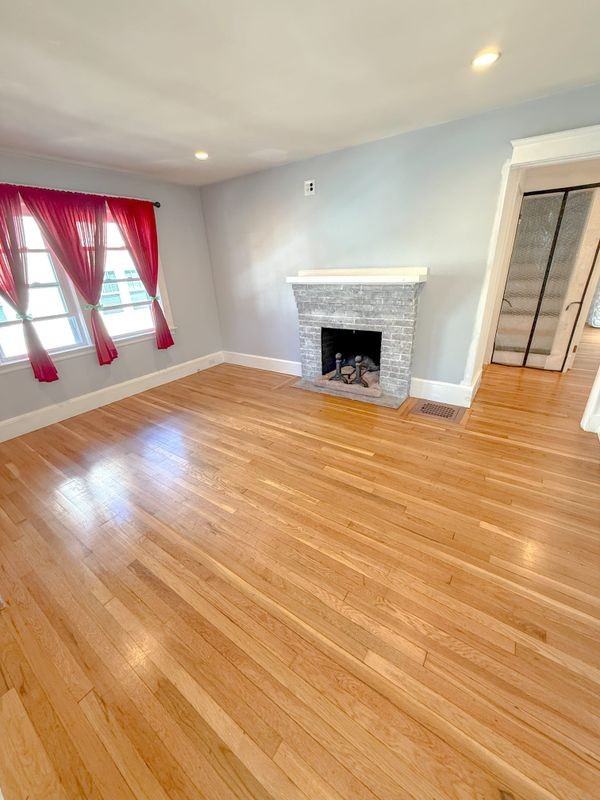 23 Leonard Rd - Photo 3 of 10