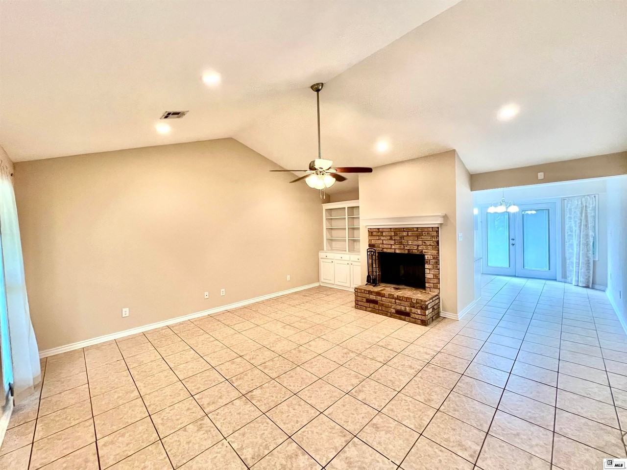 106 Revere Rd - Photo 4 of 13