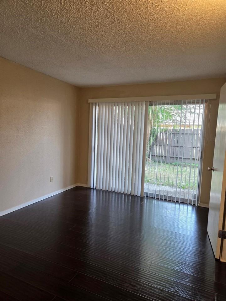 12029 Greenwood Forest Dr - Photo 4 of 12