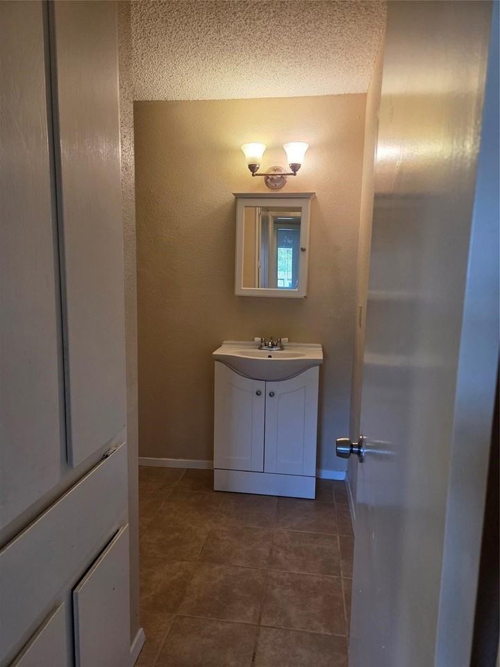 12029 Greenwood Forest Dr - Photo 7 of 12