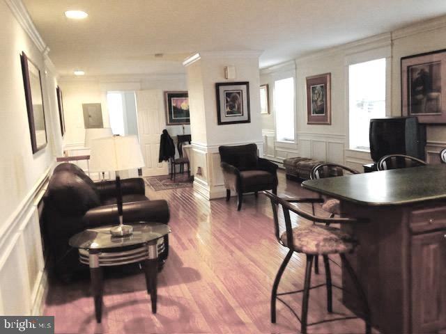 2504 Saint Paul St - Photo 2 of 8