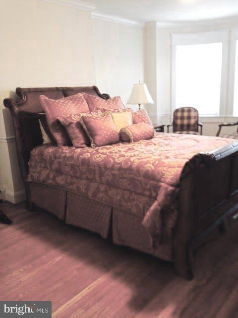 2504 Saint Paul St - Photo 5 of 8