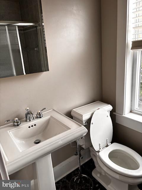 2504 Saint Paul St - Photo 7 of 8