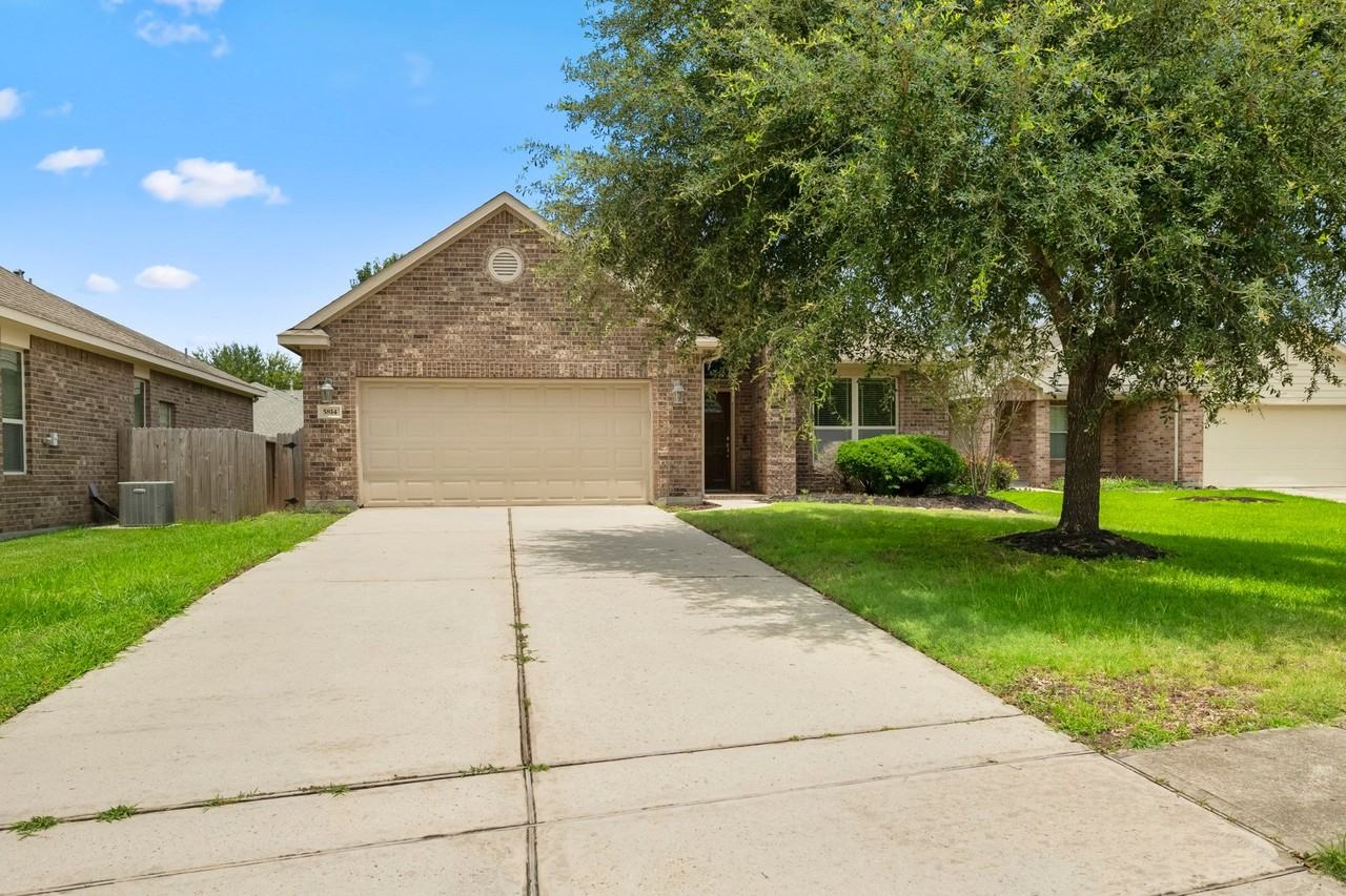 5814 Dayln Ct - Photo 2 of 27