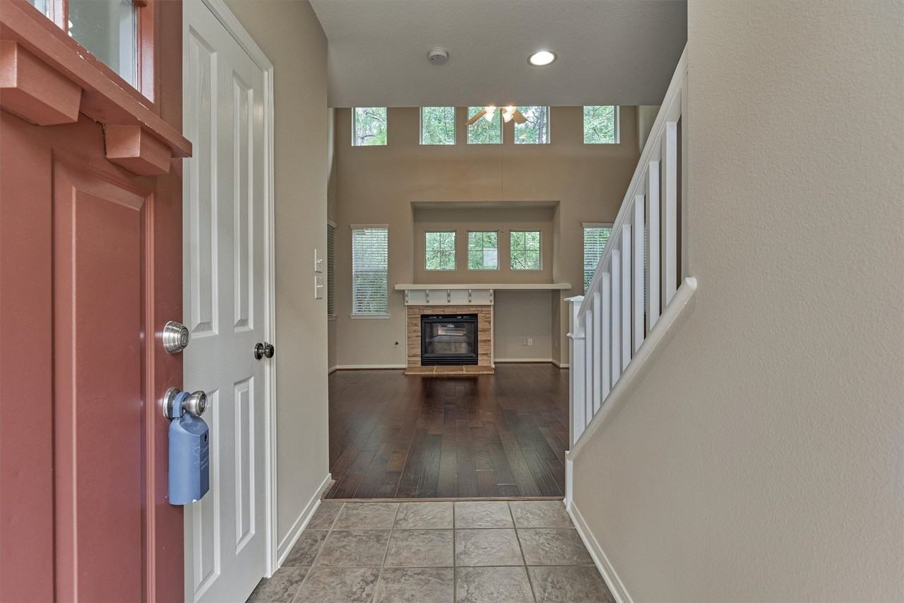 83 Woodlily Place Place - Photo 3 of 35