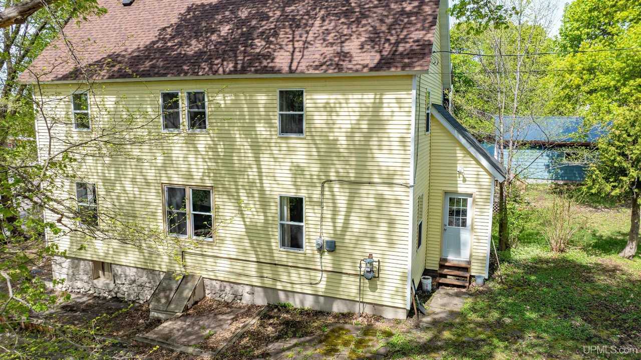 943 S Lincoln Dr - Photo 3 of 50