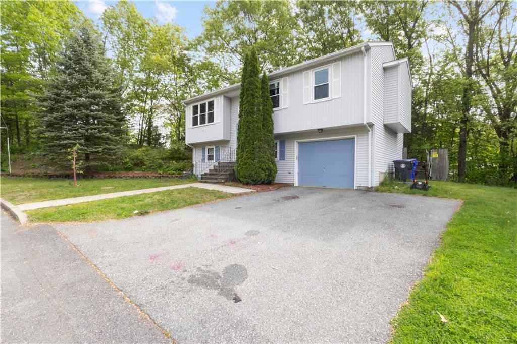 32 Lawnacre Dr - Photo 2 of 33