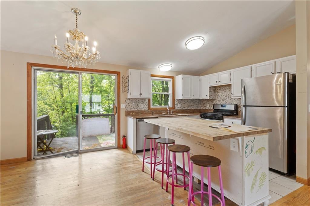 32 Lawnacre Dr - Photo 3 of 33