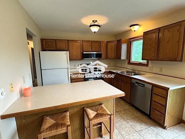 7020 Meadow Ct - Photo 3 of 21
