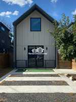 featured image of 1719 E Crockett St