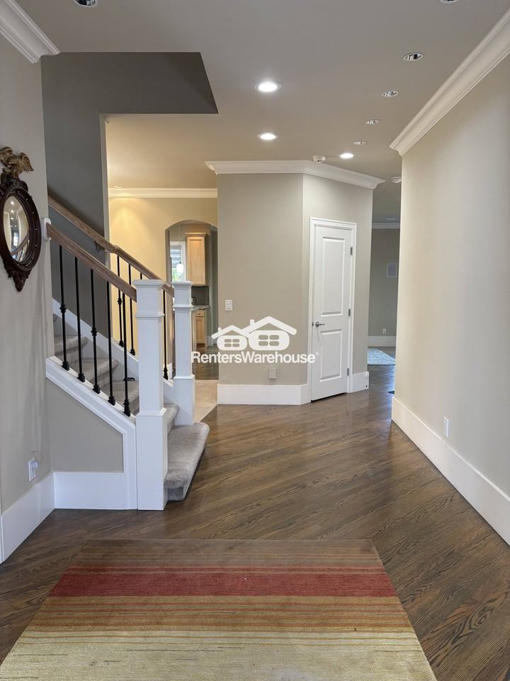 1609 Blaine Ave Ne - Photo 2 of 21