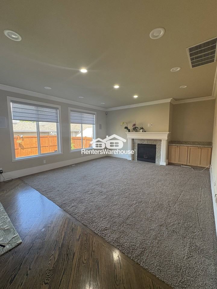1609 Blaine Ave Ne - Photo 3 of 21