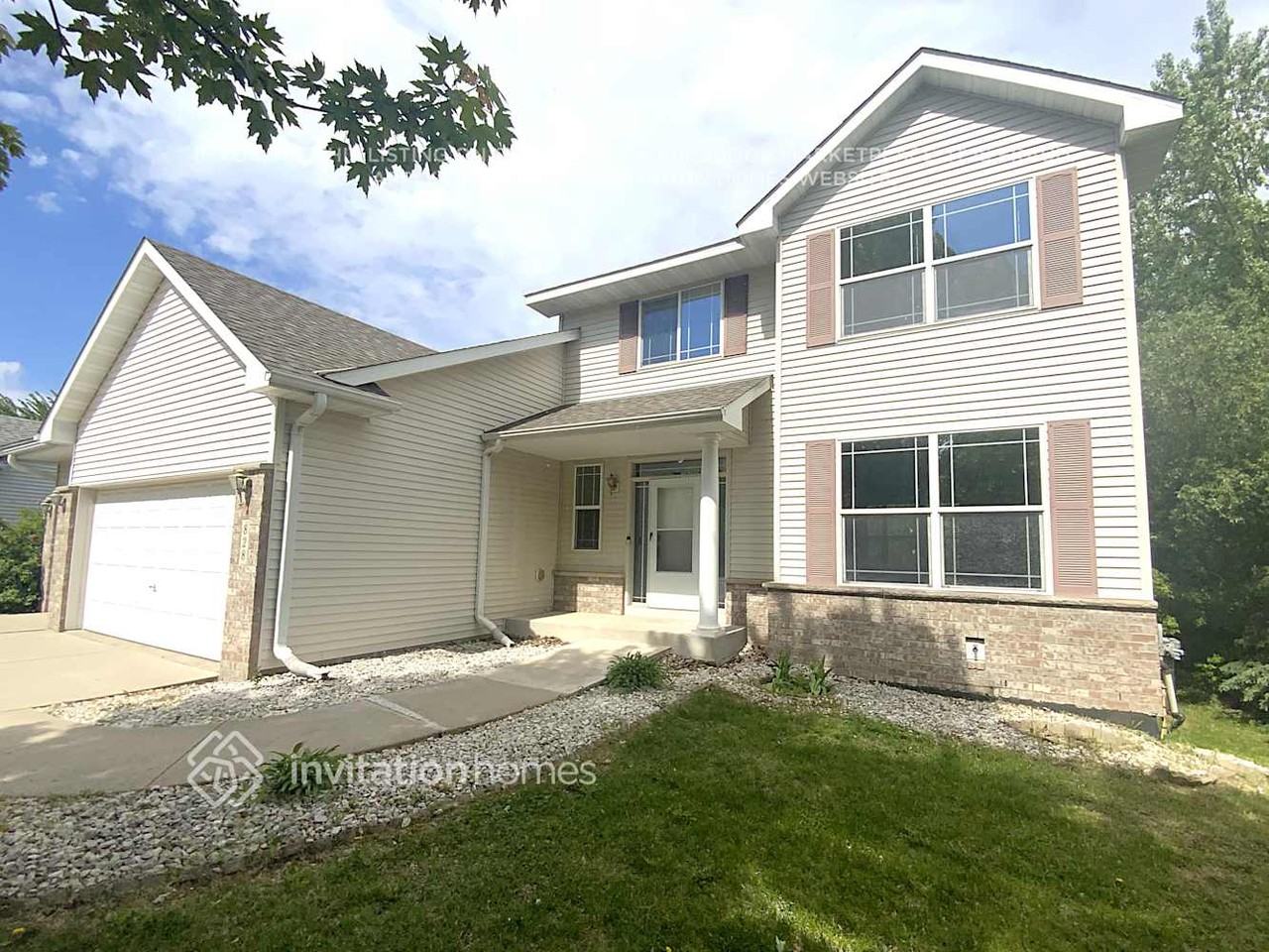 828 Bridle Creek Dr - Photo 2 of 21