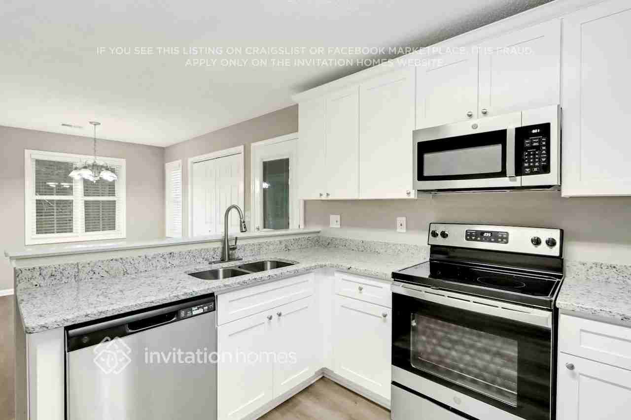 675 Clemson Ln - Photo 5 of 15