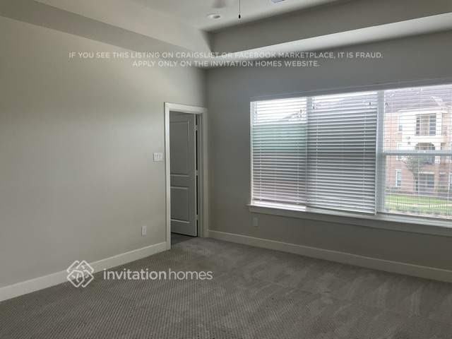 10518 Executive Lake Dr - Photo 6 of 12