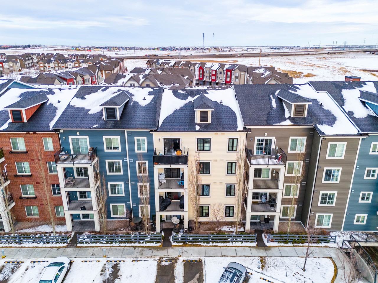 2313-99 COPPERSTONE PK SE CALGARY AB  T2Z 5C9 - Photo 2 of 33