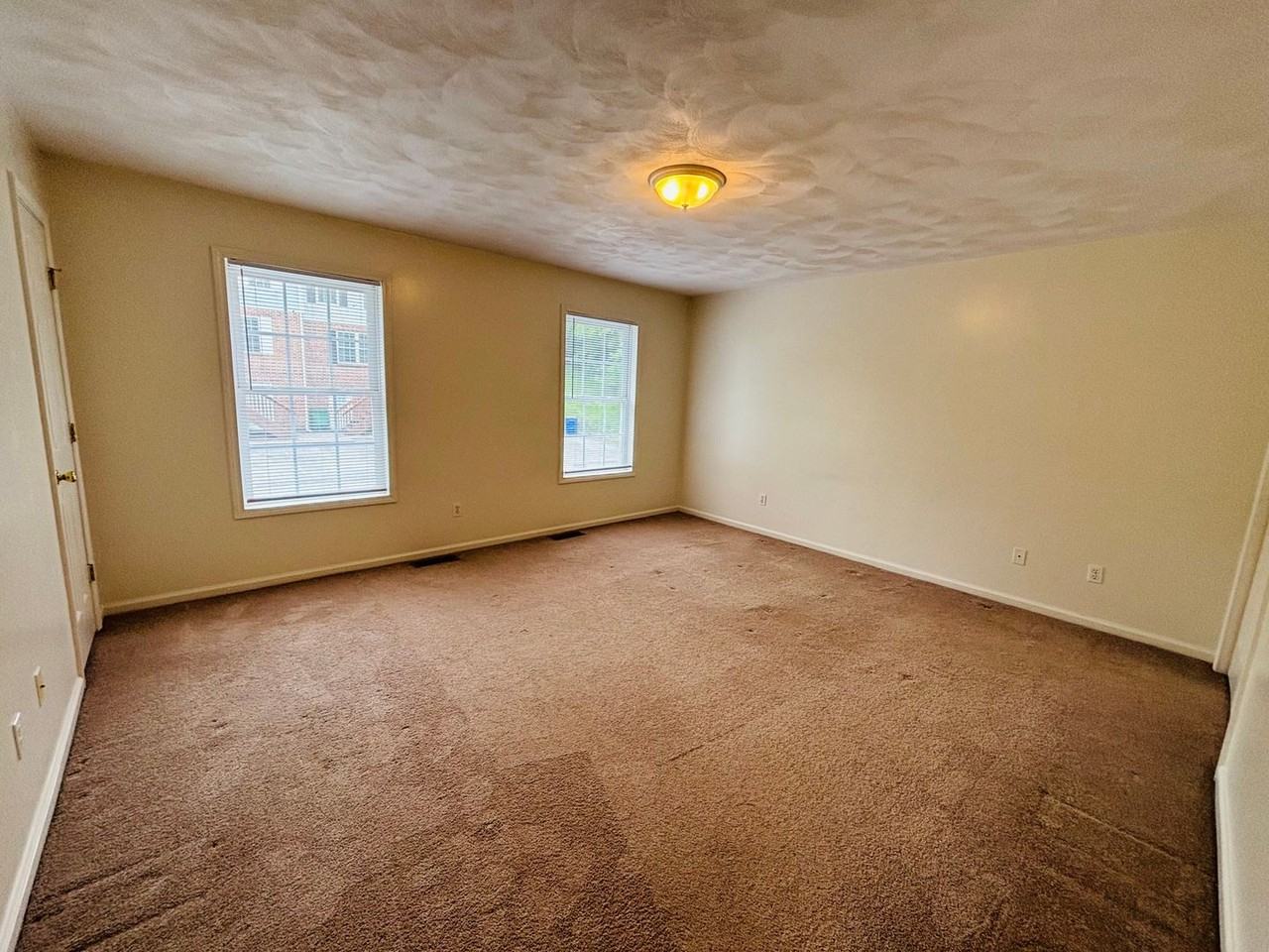765 E Main St - Photo 6 of 15