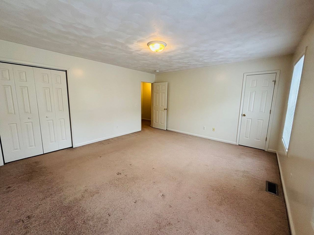 765 E Main St - Photo 7 of 15