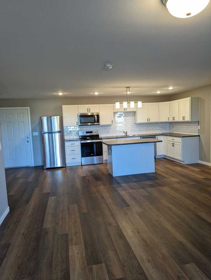 Ridgeview Apartments - Photo 3 of 38