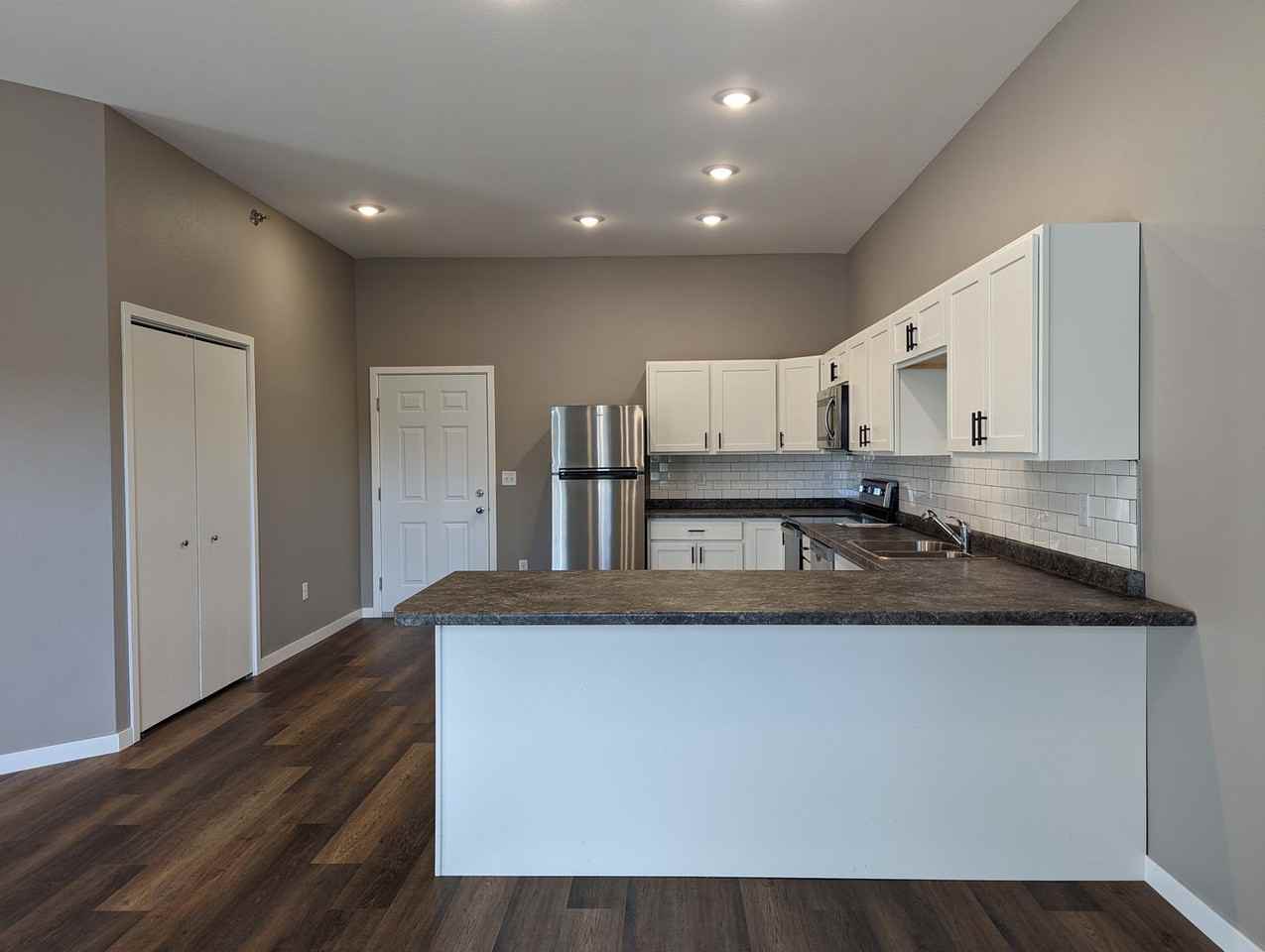 Ridgeview Apartments - Photo 2 of 42