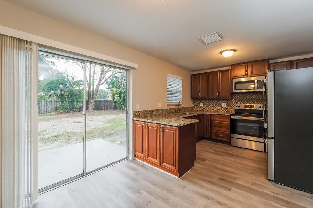 3705 William St - Photo 7 of 16