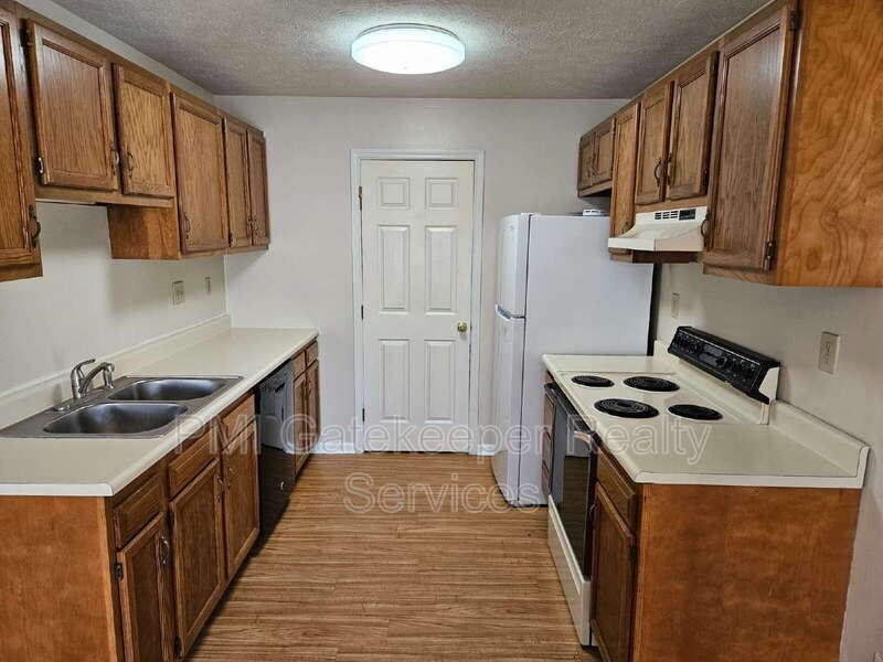 5385 Camelot Dr #1D - Photo 4 of 19