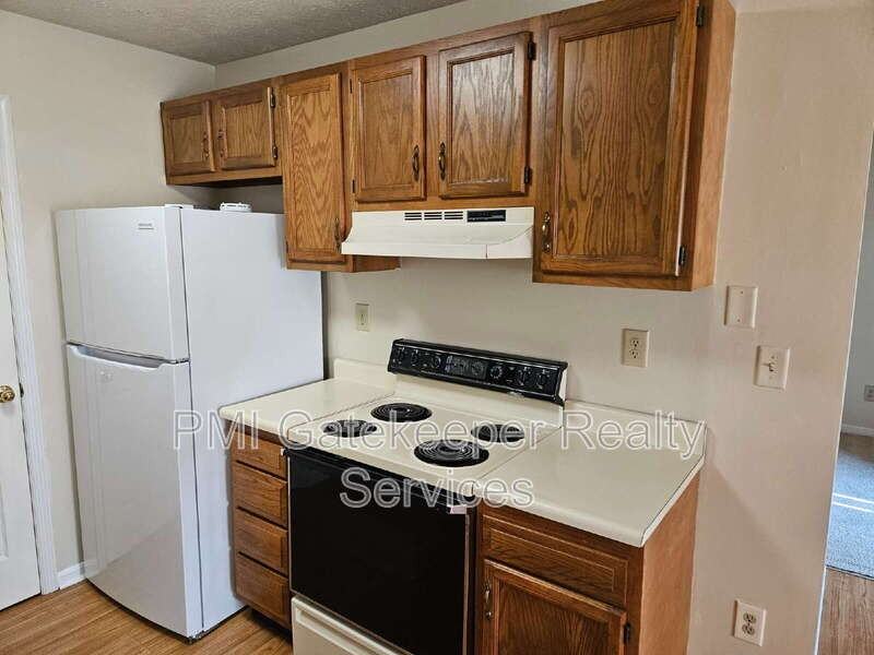 5385 Camelot Dr #1D - Photo 6 of 19