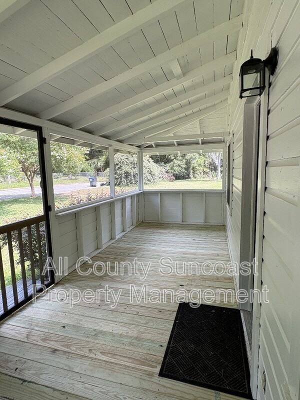 420 Magnolia St - Photo 2 of 12