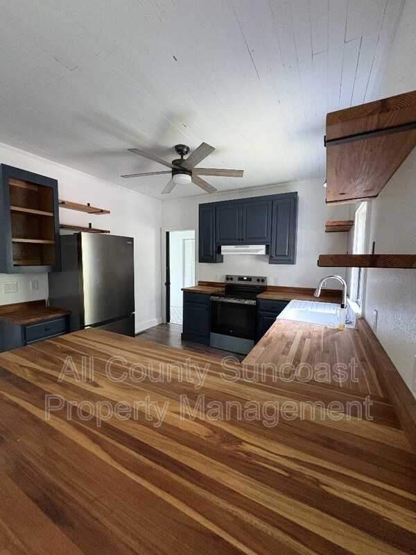 420 Magnolia St - Photo 4 of 12