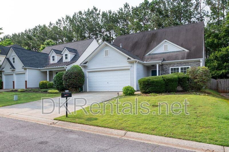 145 Village Trce - Photo 2 of 32