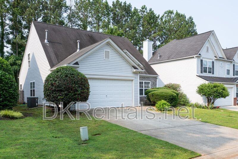 145 Village Trce - Photo 3 of 32