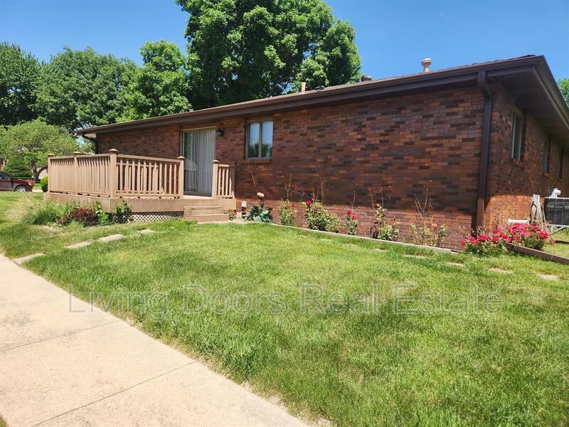 1710 Eastridge Ave - Photo 2 of 21